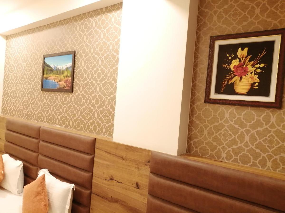 Hotel Golden City Vadodara Zewnętrze zdjęcie