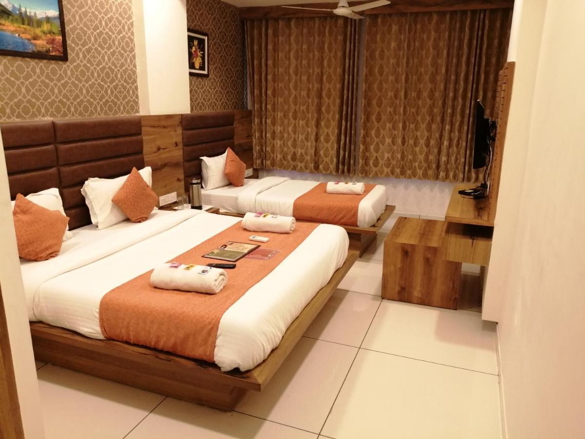 Hotel Golden City Vadodara Zewnętrze zdjęcie