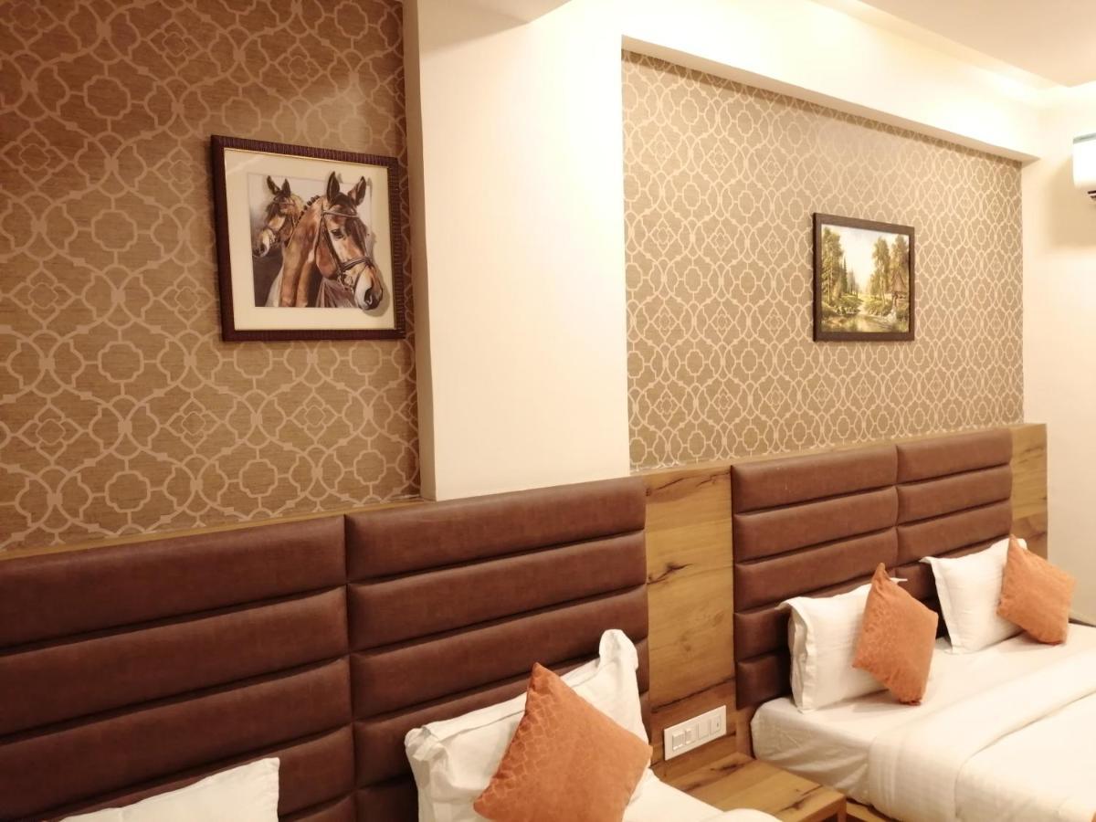 Hotel Golden City Vadodara Zewnętrze zdjęcie