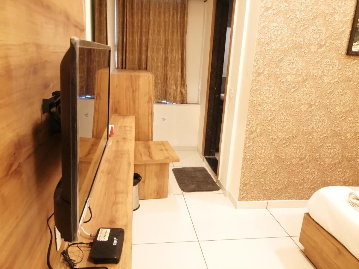Hotel Golden City Vadodara Zewnętrze zdjęcie