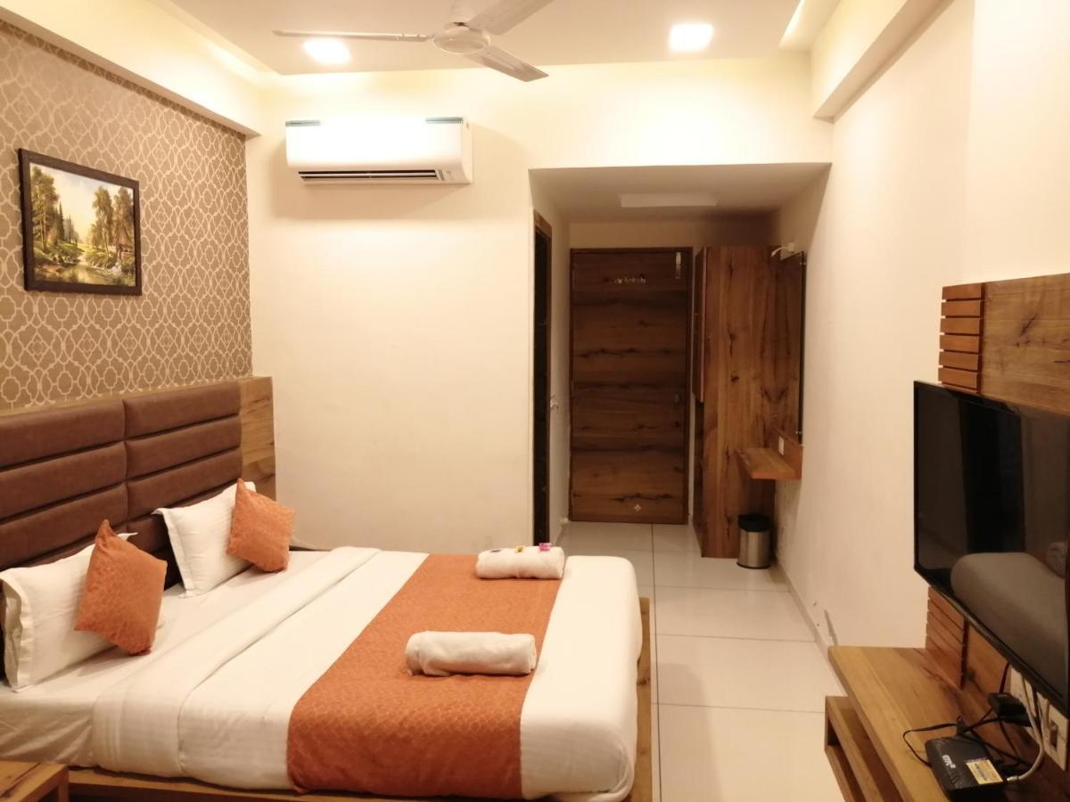 Hotel Golden City Vadodara Zewnętrze zdjęcie