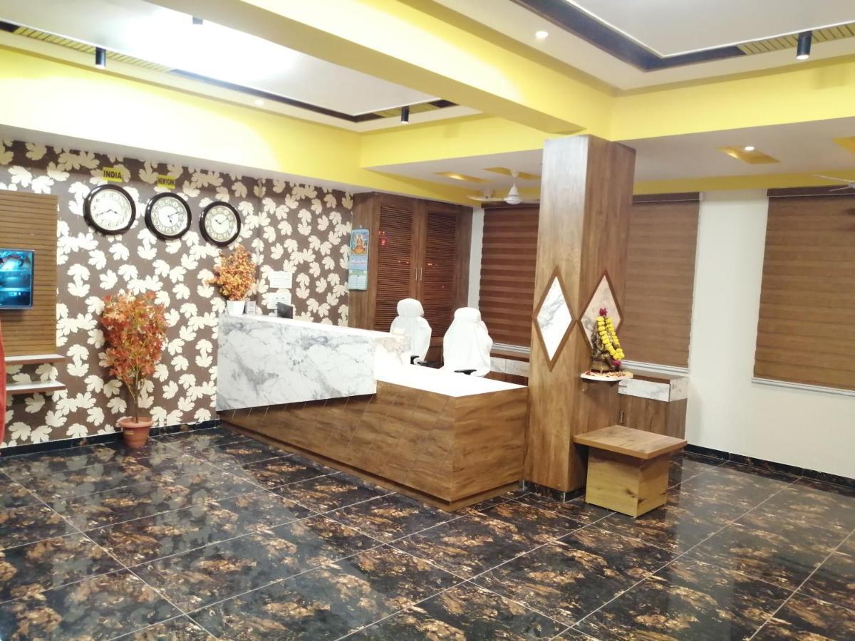 Hotel Golden City Vadodara Zewnętrze zdjęcie