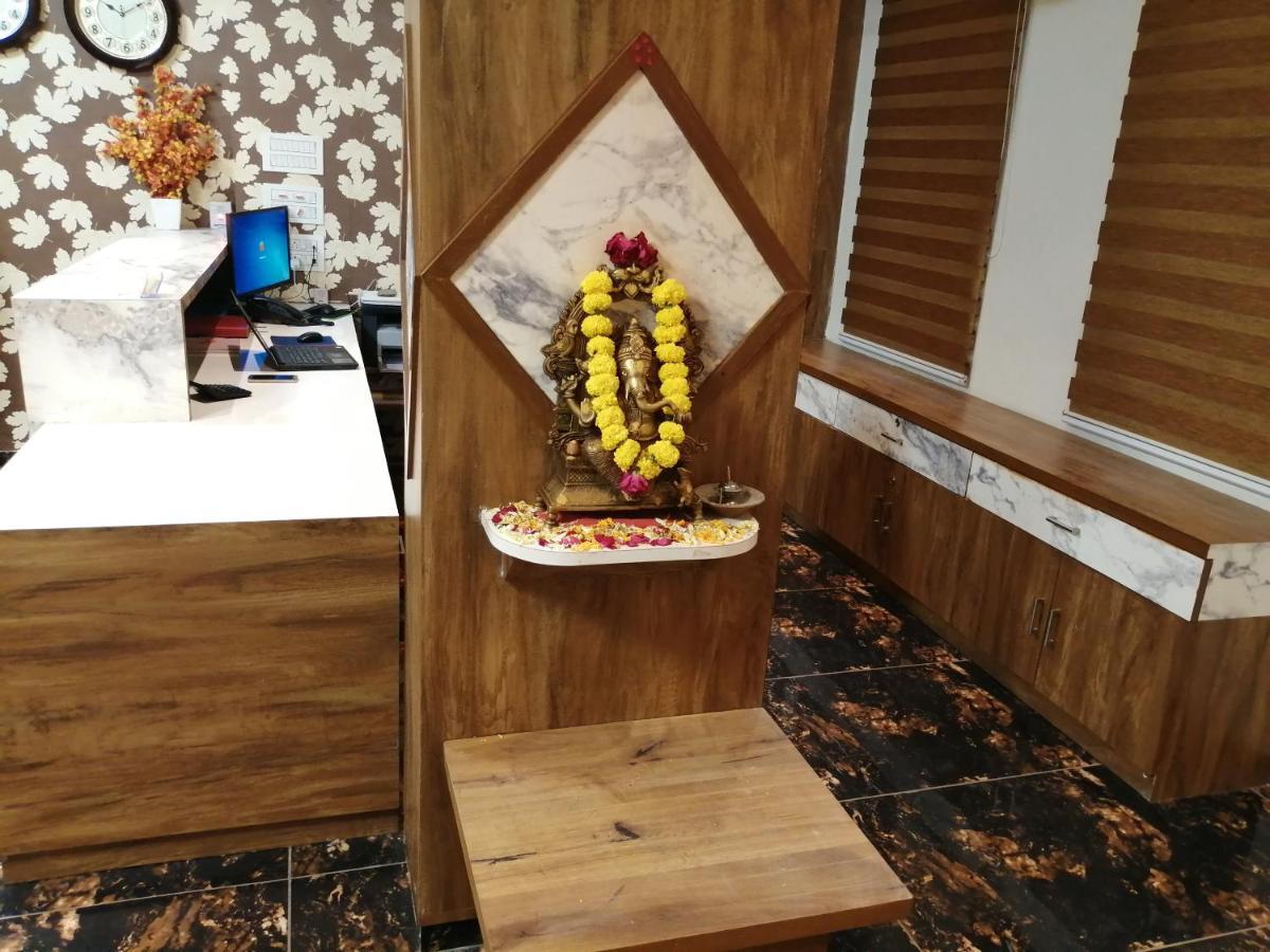Hotel Golden City Vadodara Zewnętrze zdjęcie